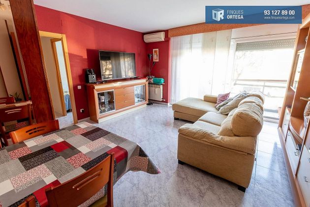 Foto 1 de Piso en venta en Parets del Vallès de 4 habitaciones con terraza y balcón