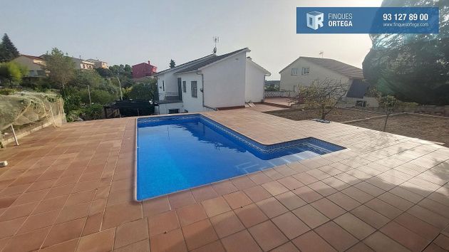 Foto 1 de Casa en venta en Lliçà de Vall de 6 habitaciones con terraza y piscina
