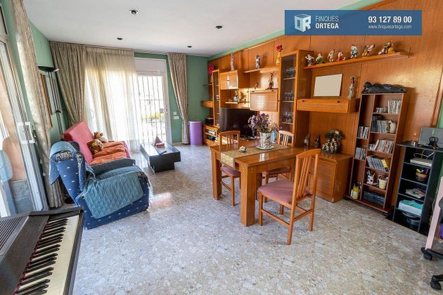Foto 1 de Casa en venda a Parets del Vallès de 4 habitacions amb balcó i calefacció