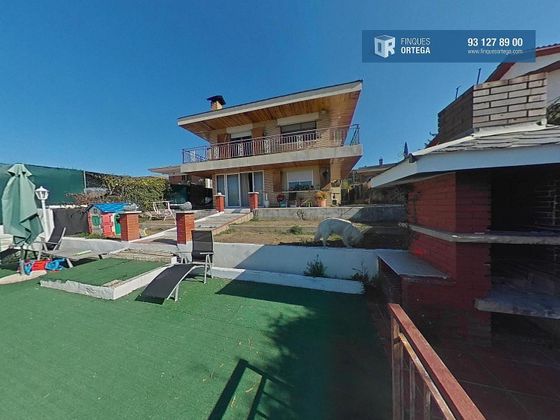 Foto 1 de Venta de casa en Lliçà d´Amunt de 5 habitaciones con piscina y garaje