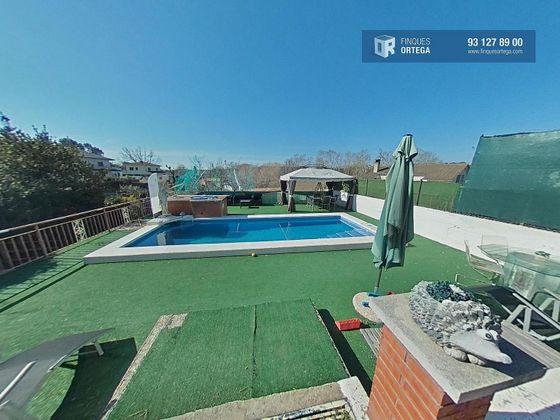 Foto 2 de Venta de casa en Lliçà d´Amunt de 5 habitaciones con piscina y garaje
