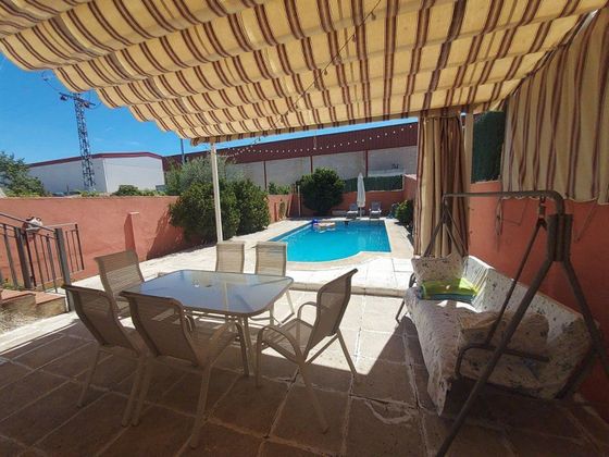 Foto 1 de Venta de casa en Villamanta de 4 habitaciones con terraza y piscina
