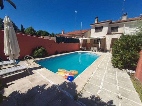 Foto 2 de Casa en venda a Villamanta de 4 habitacions amb terrassa i piscina