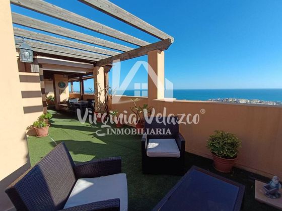 Foto 2 de Àtic en venda a La Cala del Moral de 3 habitacions amb terrassa i piscina
