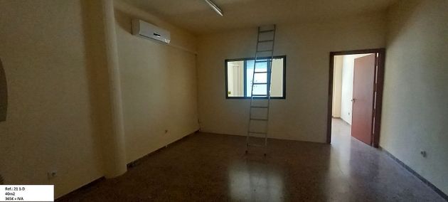 Foto 2 de Oficina en lloguer a Centre Vila amb aire acondicionat i ascensor