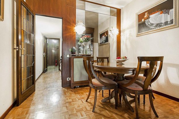 Foto 2 de Pis en venda a La Sagrada Família de 4 habitacions amb terrassa i ascensor