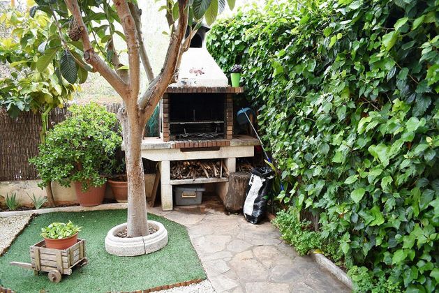 Foto 2 de Casa en venda a Can Bou de 5 habitacions amb garatge i jardí
