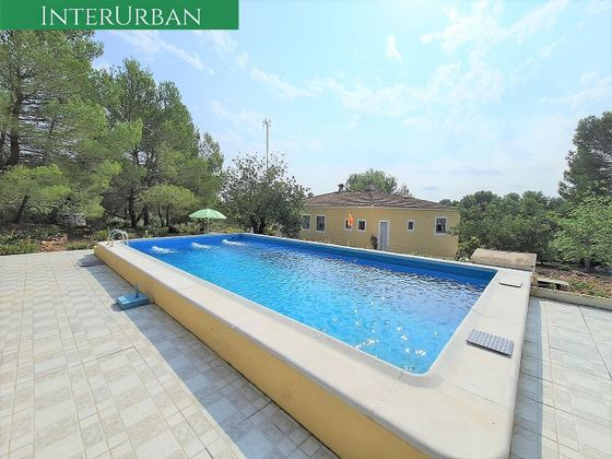 Foto 1 de Venta de chalet en Pedralba de 5 habitaciones con terraza y piscina