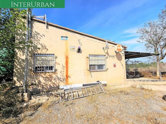 Foto 1 de Xalet en venda a Pedralba de 4 habitacions amb terrassa i jardí