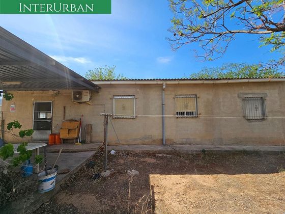 Foto 2 de Xalet en venda a Pedralba de 4 habitacions amb terrassa i jardí