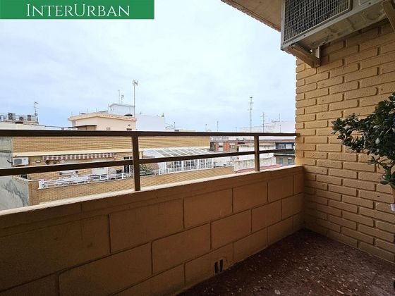 Foto 2 de Pis en venda a Parque de la Bombilla-Pla de Rascanya de 3 habitacions amb balcó i aire acondicionat