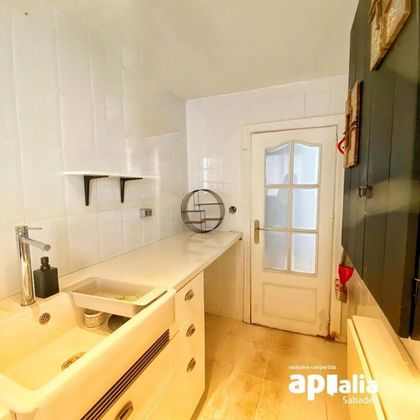 Foto 1 de Piso en venta en Badia del Vallès de 2 habitaciones con calefacción y ascensor