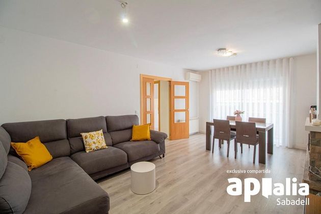 Foto 2 de Pis en venda a Centre - Eixample – Can Llobet – Can Serra de 3 habitacions amb terrassa i balcó