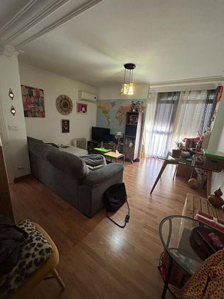 Foto 1 de Venta de piso en Poligono Norte - Villegas - La Fontanilla de 2 habitaciones con terraza