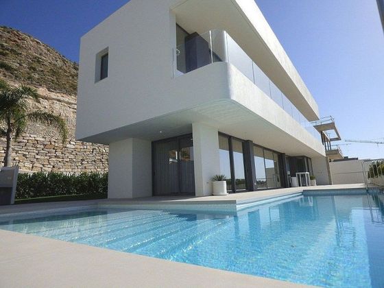 Foto 1 de Casa rural en venta en Cala de Finestrat de 4 habitaciones con terraza y piscina