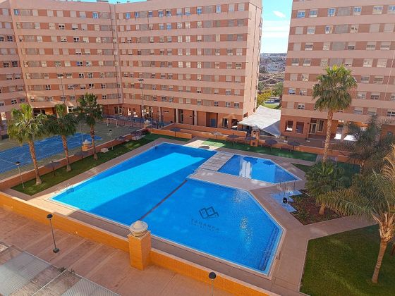 Foto 2 de Pis en venda a calle Médico Ricardo Ferre de 3 habitacions amb piscina i garatge