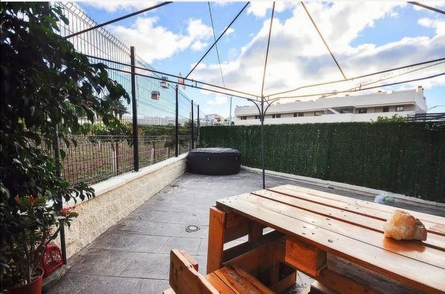 Foto 2 de Piso en venta en Benajarafe – Almayate de 2 habitaciones con terraza y piscina