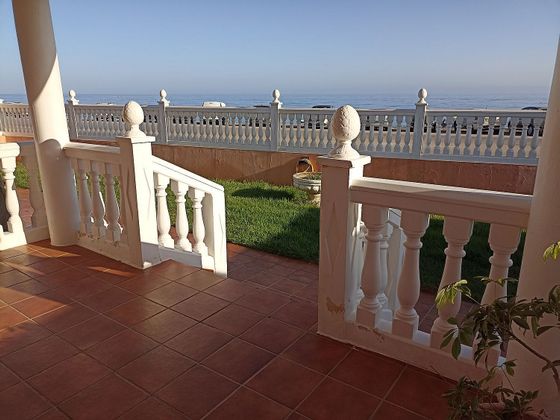 Foto 1 de Xalet en venda a Benajarafe – Almayate de 3 habitacions amb terrassa i garatge