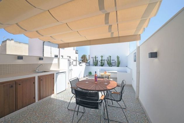Foto 1 de Venta de casa adosada en calle Caleta de 2 habitaciones con terraza y balcón