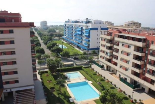 Foto 1 de Alquiler de ático en Poniente-Faro de 2 habitaciones con terraza y piscina