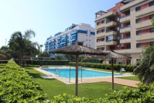 Foto 2 de Àtic en lloguer a Poniente-Faro de 2 habitacions amb terrassa i piscina