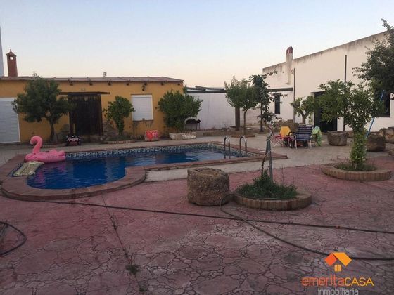 Foto 1 de Casa en venda a Mirandilla de 4 habitacions amb piscina i garatge