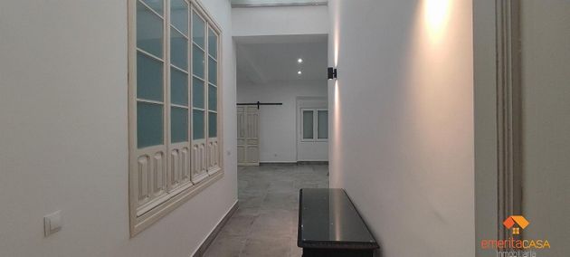 Foto 1 de Piso en venta en Centro - Mérida de 2 habitaciones con garaje y calefacción