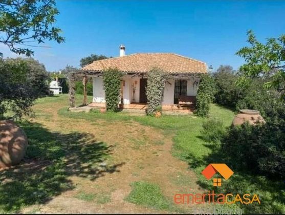 Foto 1 de Casa rural en venta en Calamonte de 3 habitaciones con piscina y jardín