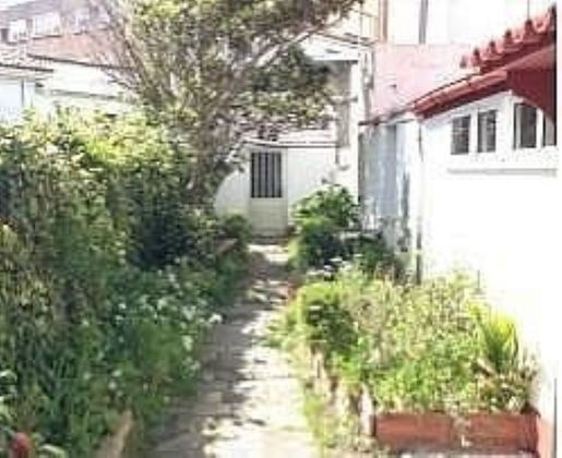 Foto 1 de Casa en venta en avenida Zumalacárregui de 5 habitaciones con jardín