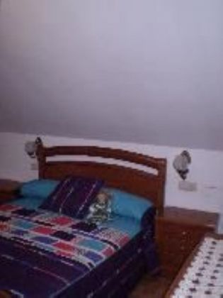 Foto 2 de Venta de chalet en Bouzas - Coia de 5 habitaciones con jardín y calefacción