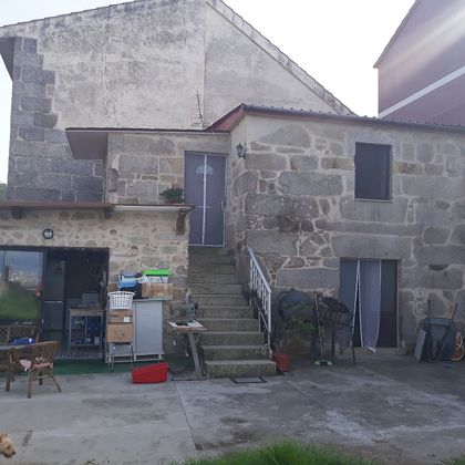 Foto 2 de Casa adossada en venda a Matamá - Beade - Bembrive - Valádares - Zamáns de 2 habitacions amb terrassa i jardí