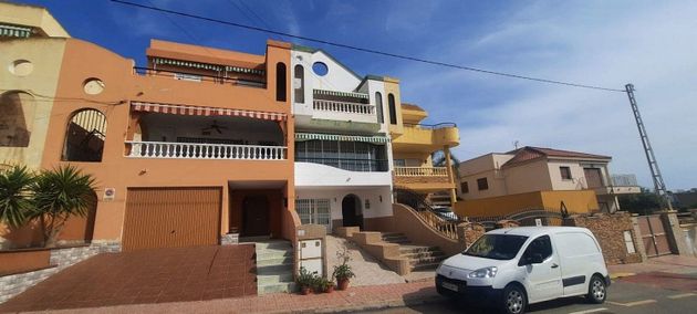 Foto 2 de Casa adosada en venta en Águilas ciudad de 4 habitaciones con terraza y balcón