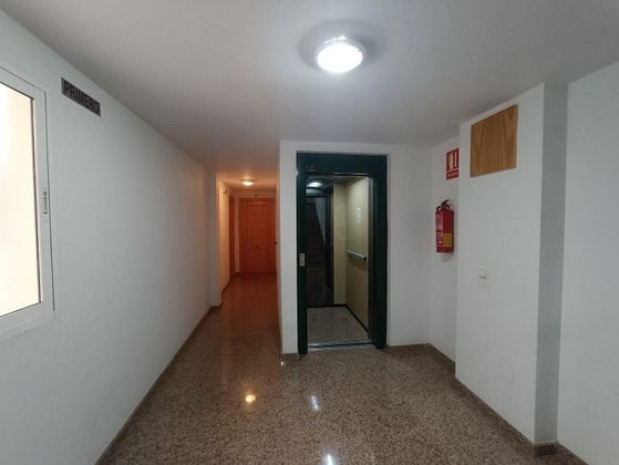 Foto 2 de Piso en venta en Centro - Alcazares, Los de 1 habitación con balcón y ascensor