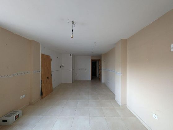 Foto 2 de Venta de piso en Roquetas Centro de 2 habitaciones con ascensor