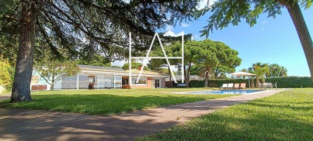Foto 1 de Chalet en venta en Sant Vicenç de Montalt de 6 habitaciones con piscina y garaje