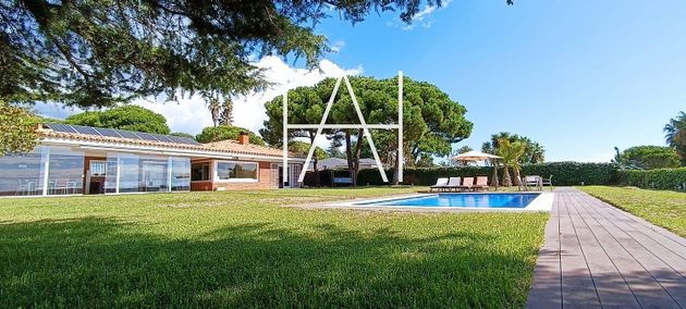 Foto 2 de Xalet en venda a Sant Vicenç de Montalt de 6 habitacions amb piscina i garatge