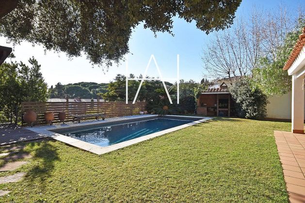 Foto 2 de Casa adosada en venta en Sant Vicenç de Montalt de 5 habitaciones con terraza y piscina