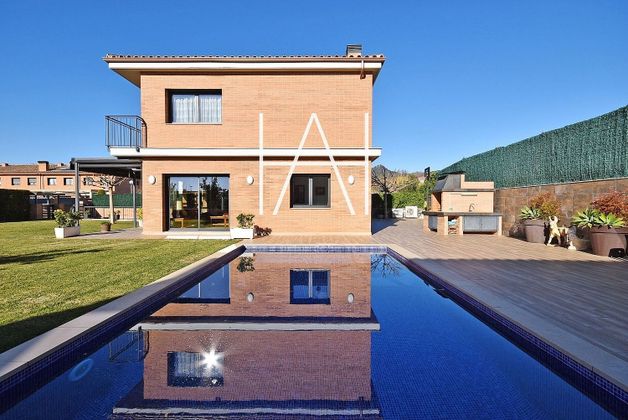 Foto 1 de Chalet en venta en Vilassar de Mar de 5 habitaciones con terraza y piscina