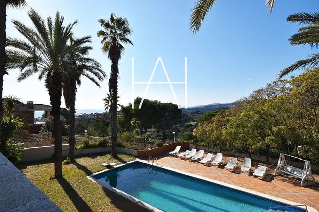 Foto 1 de Chalet en venta en Sant Pol de Mar de 4 habitaciones con terraza y piscina