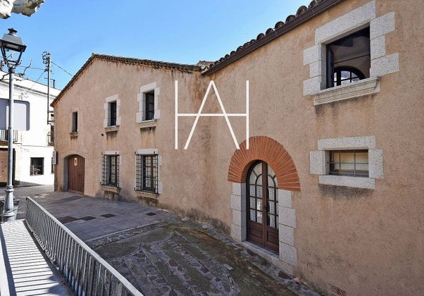Foto 1 de Casa en venta en Sant Vicenç de Montalt de 7 habitaciones con garaje y jardín