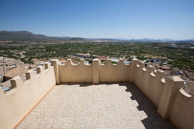 Foto 1 de Xalet en venda a Moratalla de 6 habitacions amb terrassa i garatge