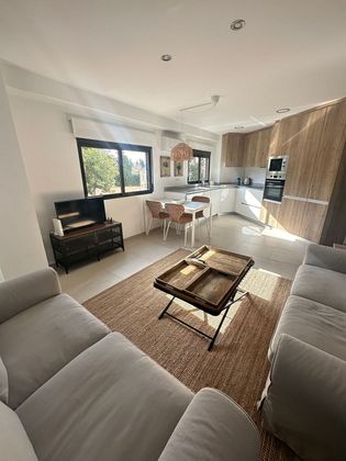 Foto 1 de Alquiler de piso en Trinitat de 3 habitaciones con muebles y aire acondicionado