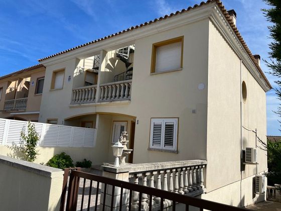 Foto 1 de Venta de casa en calle Campanals i Puig de 3 habitaciones con terraza y piscina
