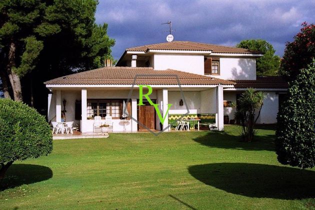 Foto 1 de Casa rural en venda a La Muntanyeta - La Franquesa de 6 habitacions amb terrassa i piscina