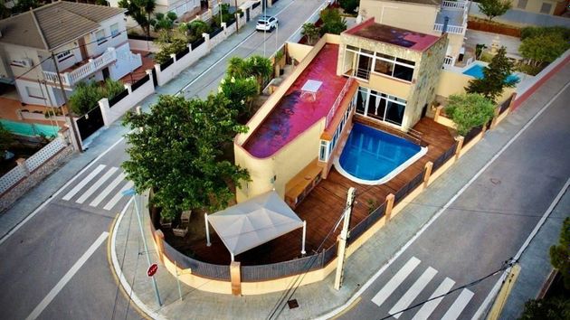 Foto 2 de Xalet en venda a Canyelles de 3 habitacions amb terrassa i piscina