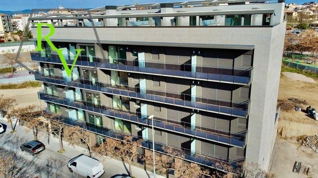 Foto 1 de Venta de piso en La Girada de 3 habitaciones con terraza y piscina