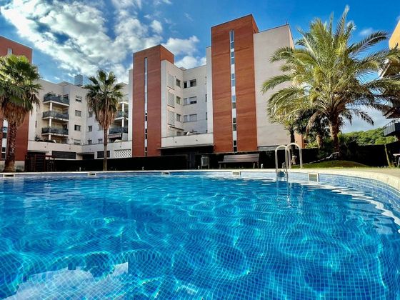 Foto 2 de Pis en venda a Barceloneta - Molí d'En Rovira de 4 habitacions amb terrassa i piscina
