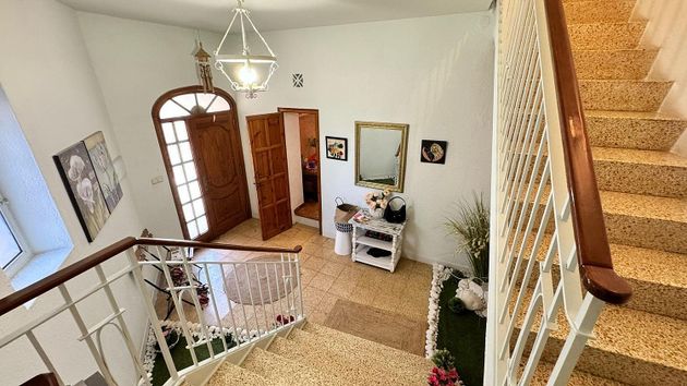 Foto 2 de Casa en venta en Torrelavit de 3 habitaciones con jardín y calefacción