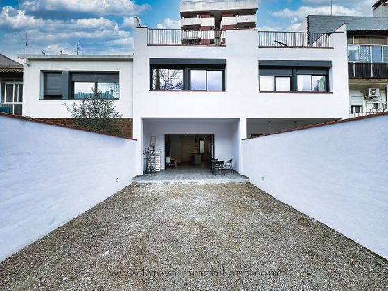 Foto 2 de Casa adosada en venta en La Maternitat i Sant Ramon de 3 habitaciones con terraza y piscina