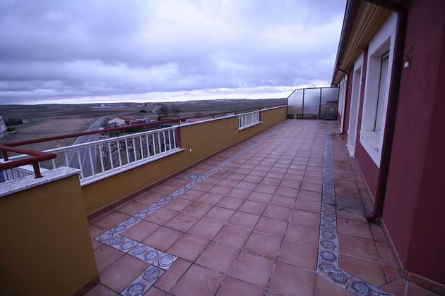 Foto 2 de Venta de ático en Villares de la Reina de 4 habitaciones con terraza y garaje